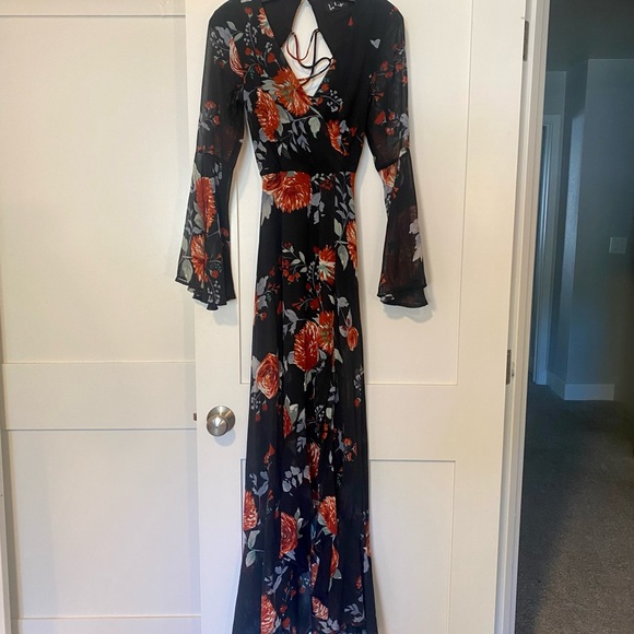 Lulu’s size small Multi-floral print Balloon Sleeve Maxi Dress black and Red - Picture 6 of 10